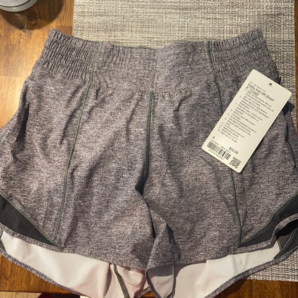 Lululemon Hotty Hot HR Short 4” Lined